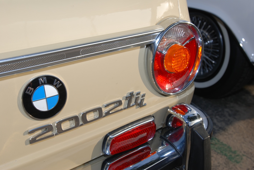 BMW 2002 TII rear bumper reflections_Cars&Coffee/Irvine_2011